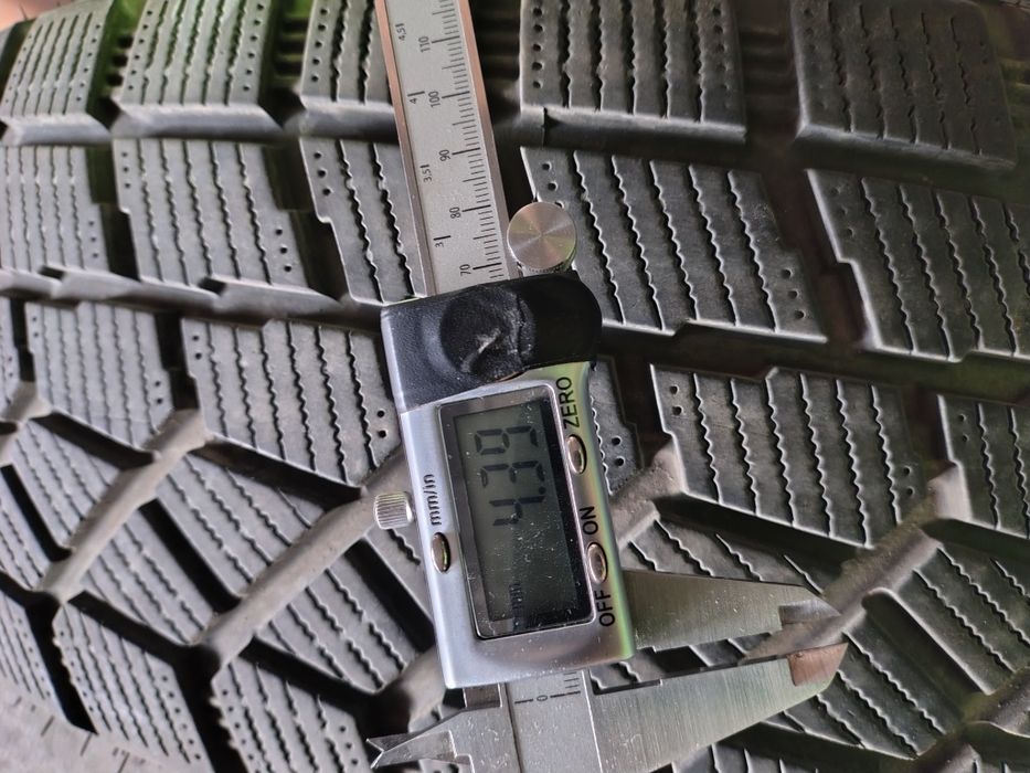 Opony zimowe 215/55R18