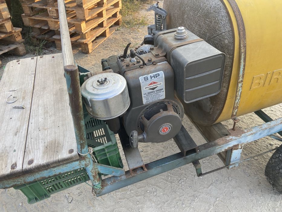 Pulverizador rebocavel 300 lts com motor briggs
