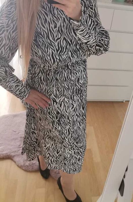 Zebrowa sukienka Vila XXL