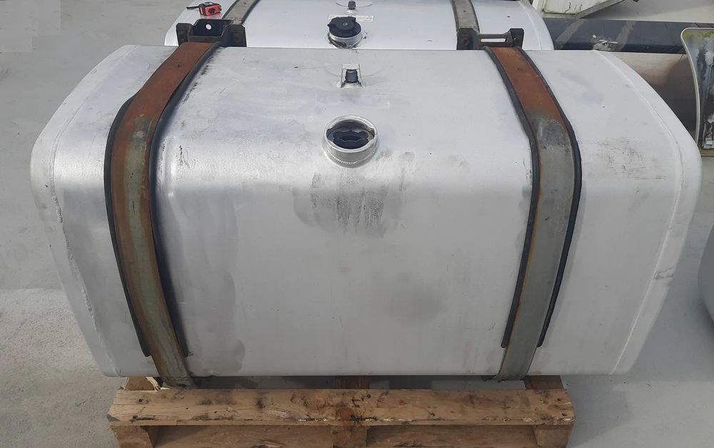 # MAN TGX EURO 6 E6 ZBIORNIK PALIWA 580L 81.12201-6737 81122016737