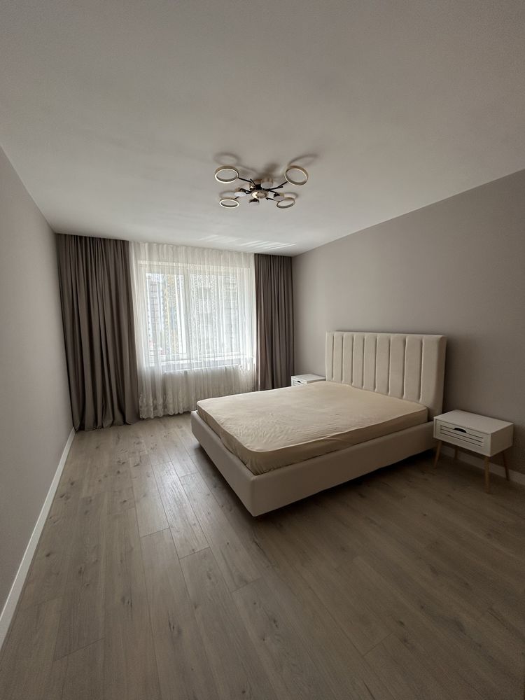 Продаю 2 кімнатну квартиру біля парку