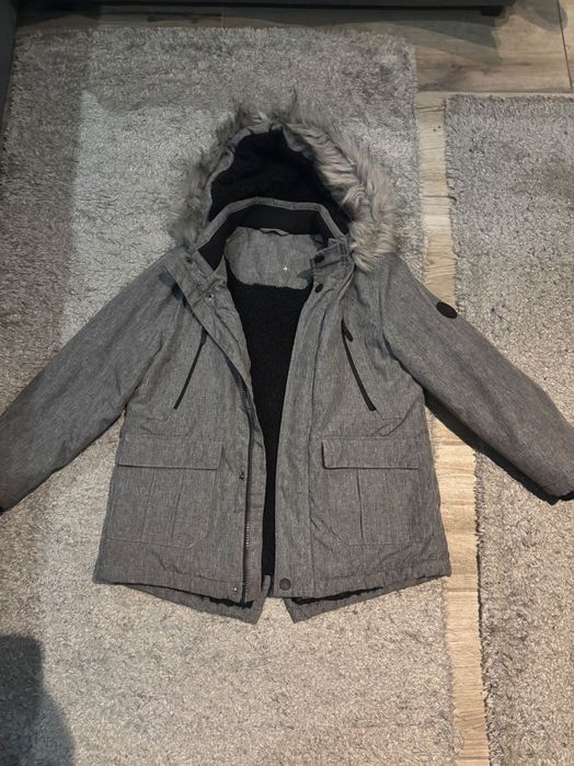 Vendo quispo cinzento de menino em bom estado