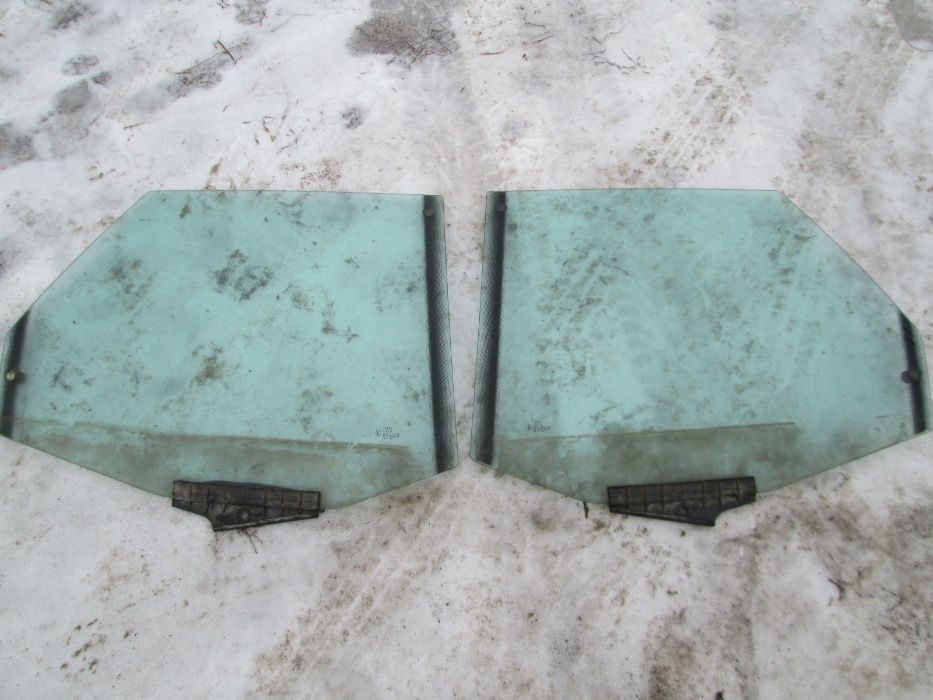 Стекло лобовое заднее двери VW Vento B3 B5 AUDI A4B5 A6C5