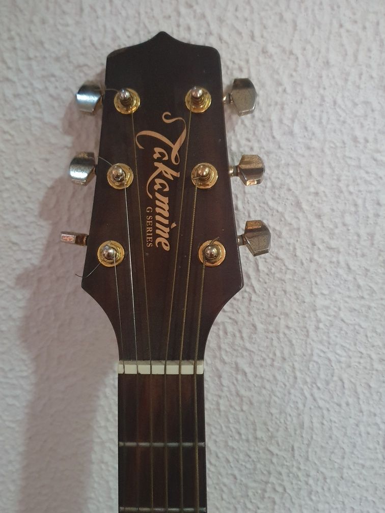 Guitarra electro-acústuca Takamine