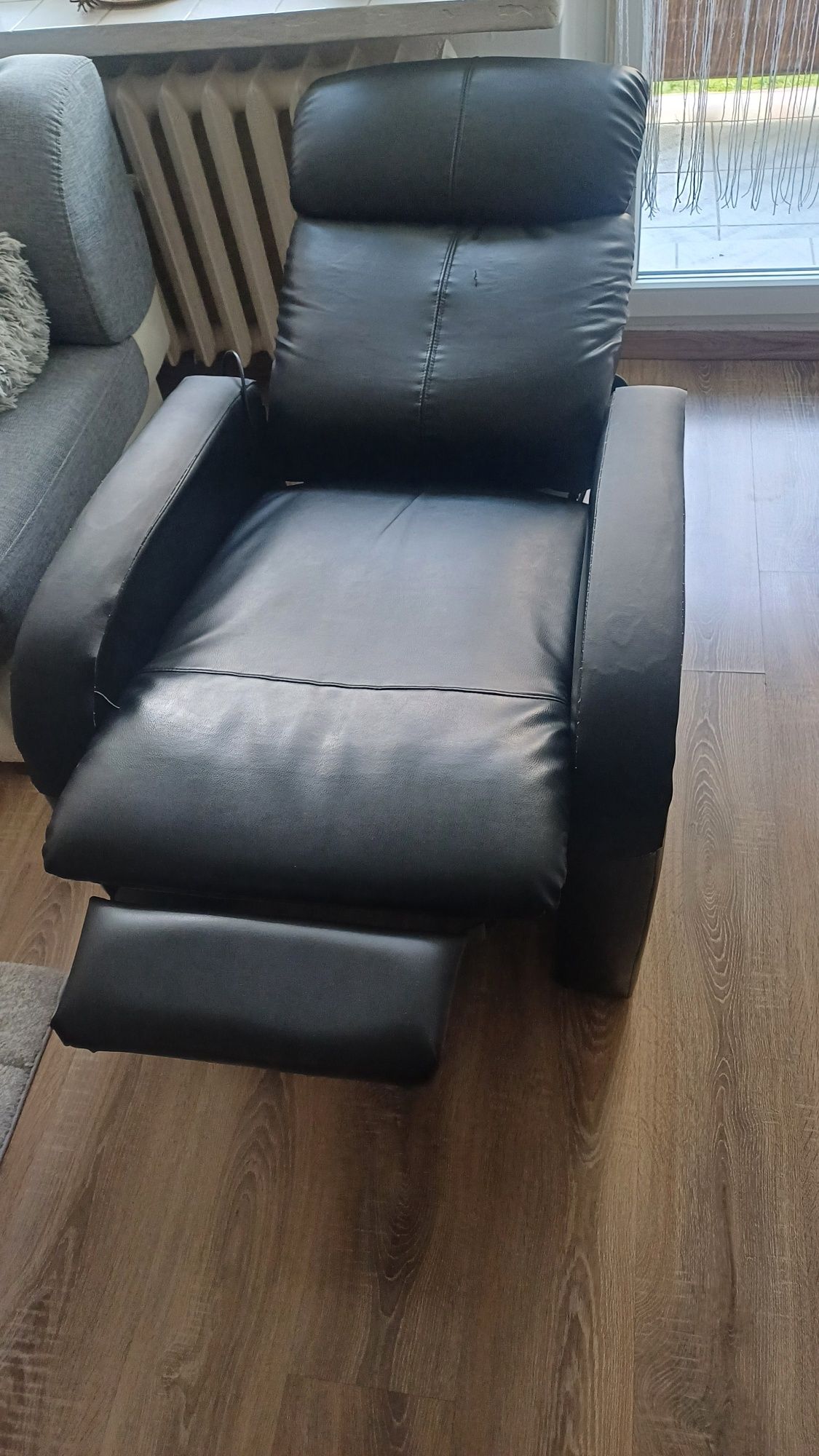 Fotel z masażem HOVBORG czarny