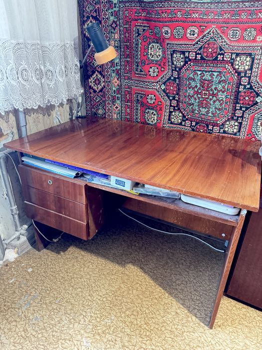 Стіл письмовий деревʼяний