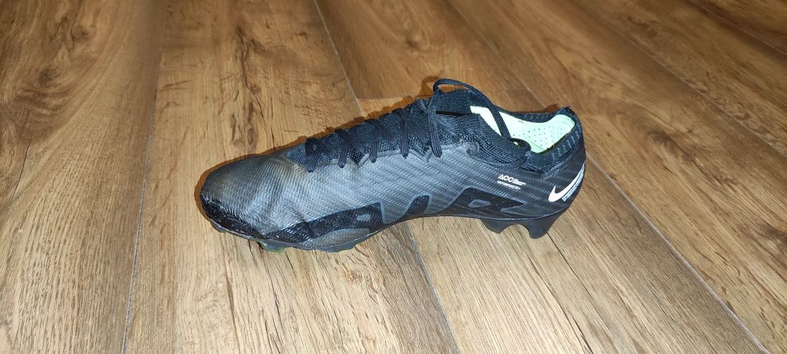 Używane korki profesjonalne Nike ZOOM vapor 15 elite FG roz. 42.5