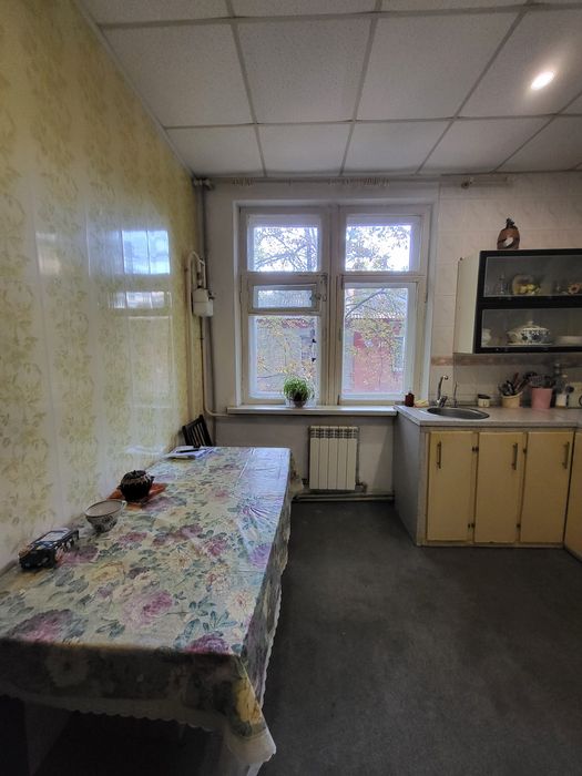 Продам трёхкомнатную  квартиру.Сталинка.АГО.