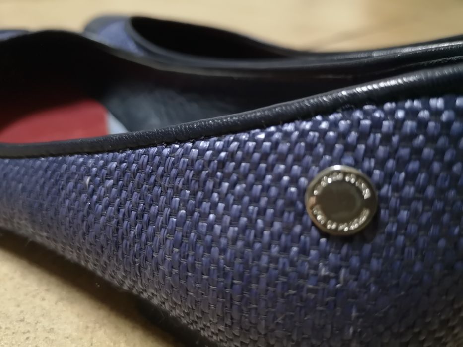 Sapatos da marca "Tommy Hilfiger", tamanho 37.