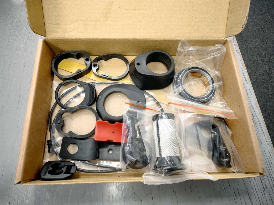 Rama FACTOR LS Disc k. British Green, r. 56 + Akcesoria