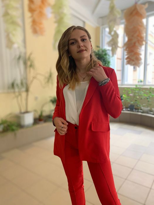 Костюм жіночий(червоний)
