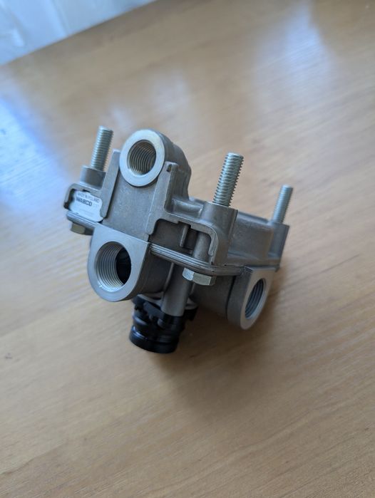 Прискорювальний клапан Wabco 9730110000