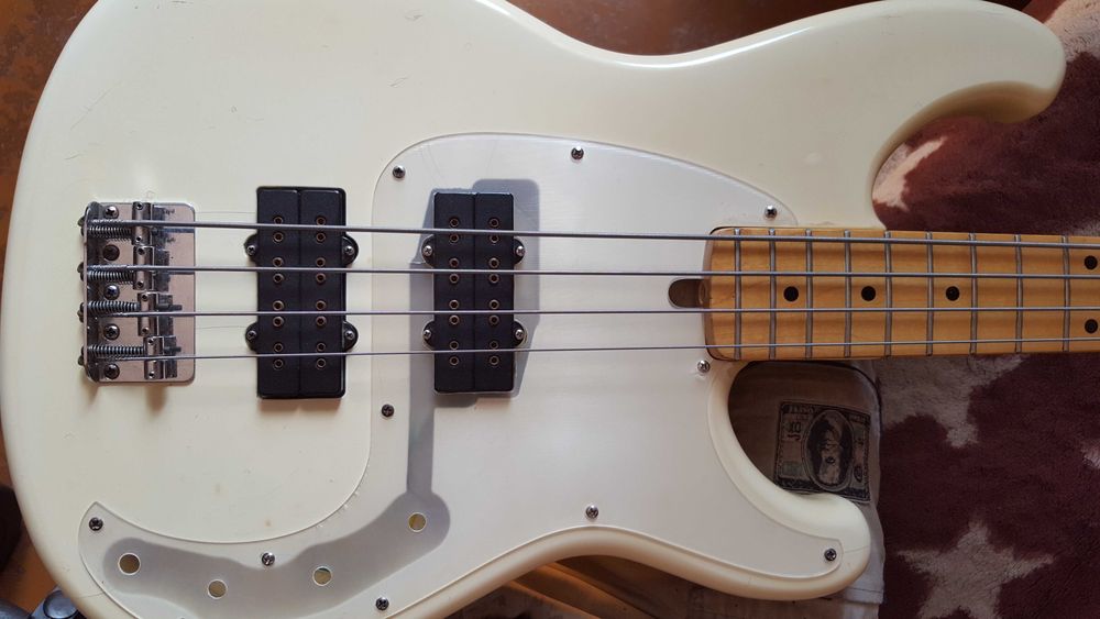 Schaller Double Jazz Bass1982-85Germany/Ibanez Roadstar RB650Japan.