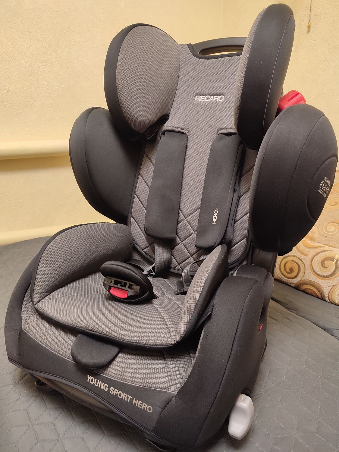 Автокресло recaro hero  новое