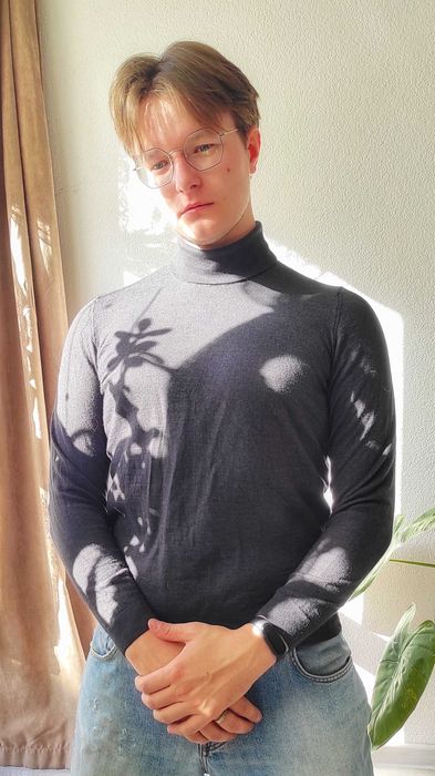 Grafitowy sweter / golf extra fine merinowool z Maerz 54 S - M