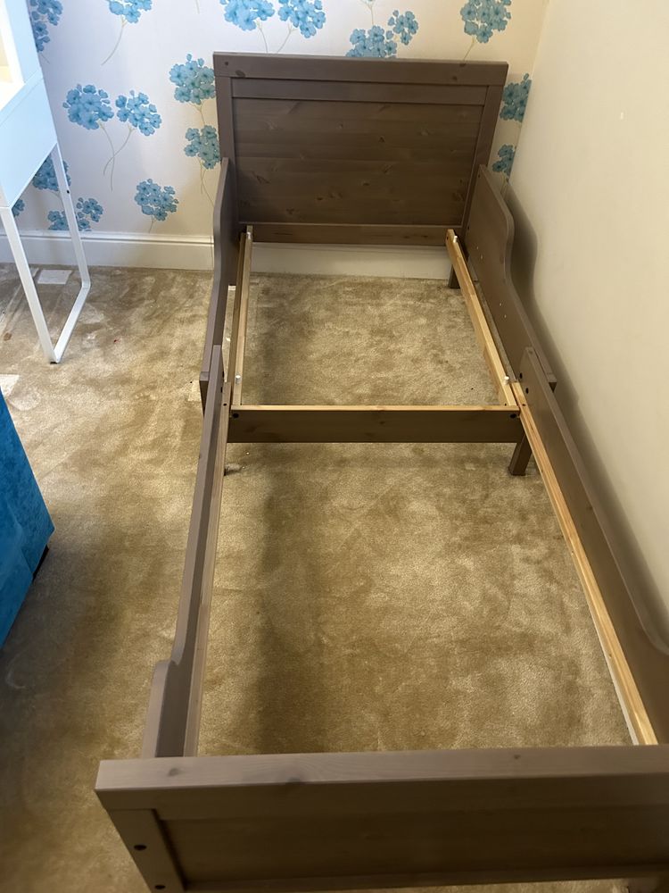 Łóżko dla dziecka IKEA Sunvik z materacem i stelażem