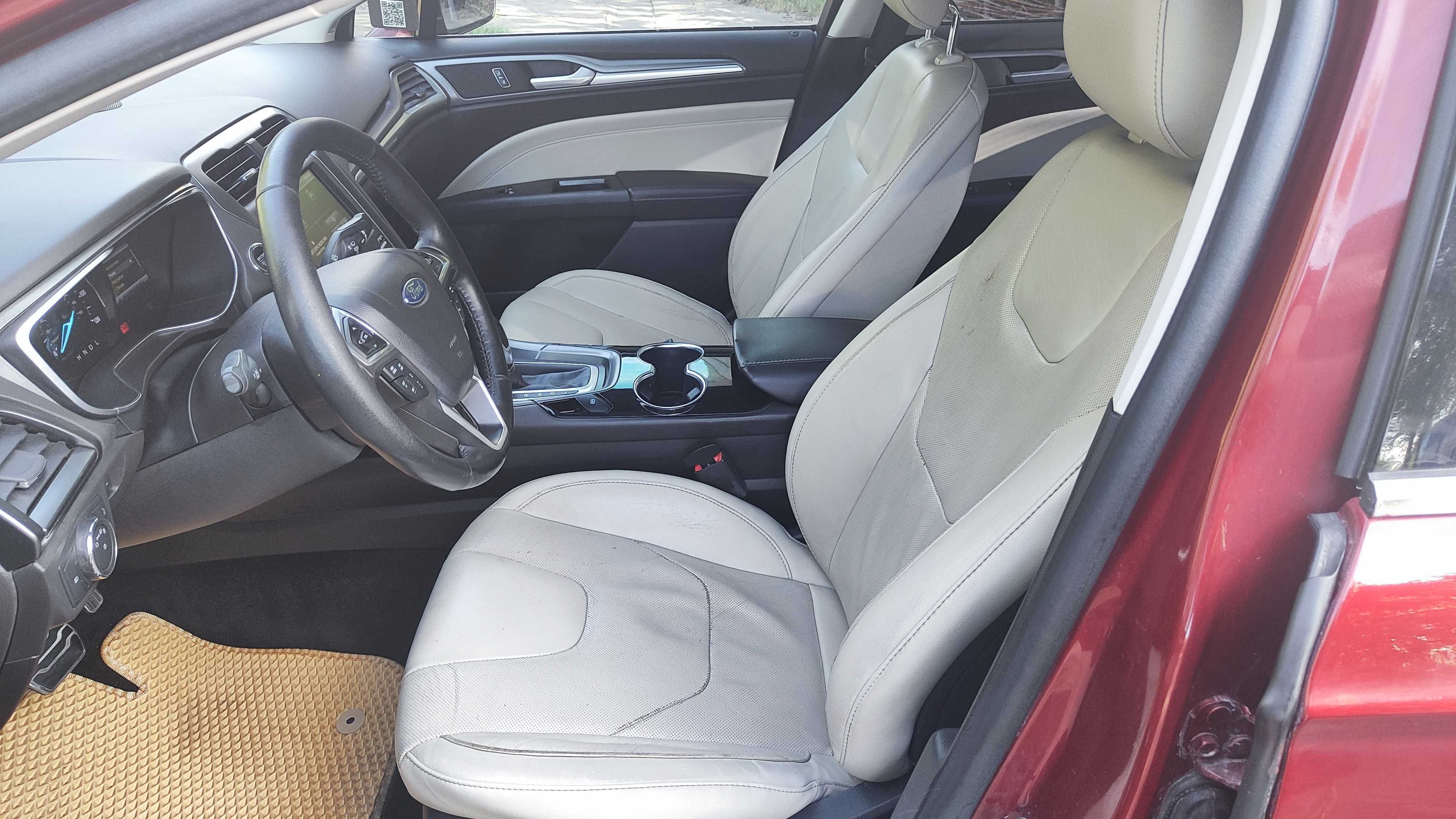 Ford Fusion Titanium PHEV 2014