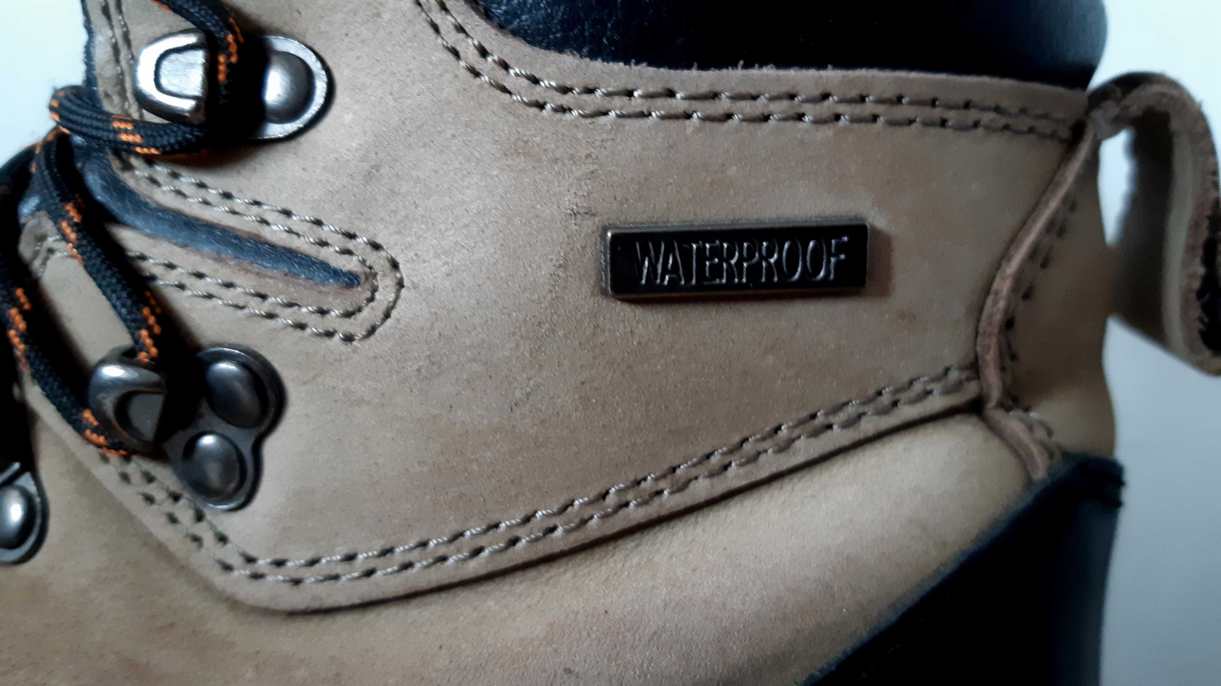 Buty trekingowe górskie VIBRAM skóra roz 41 wkładka 26 cm