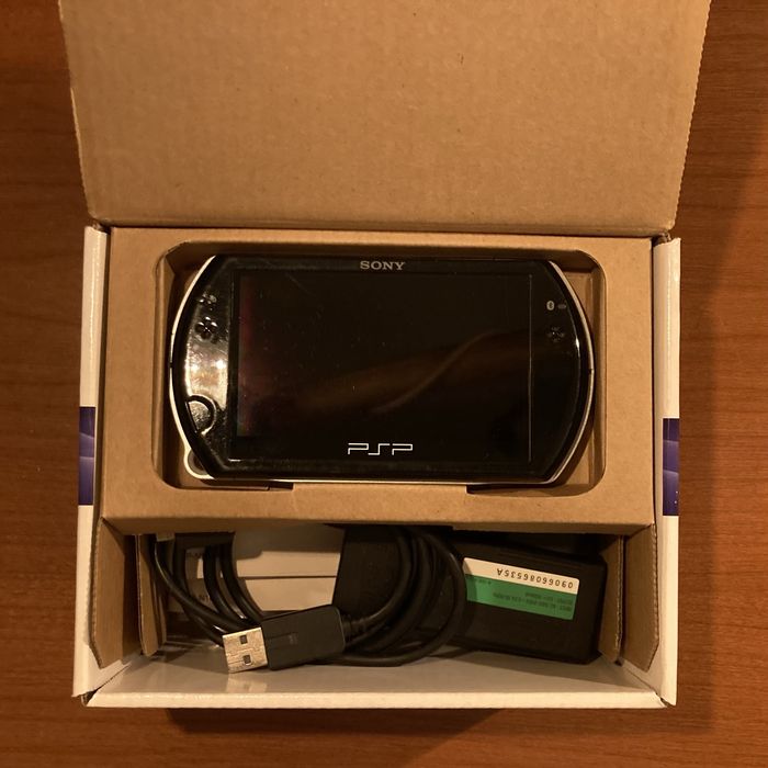 PSP GO N1004 16GB Play Station Portable