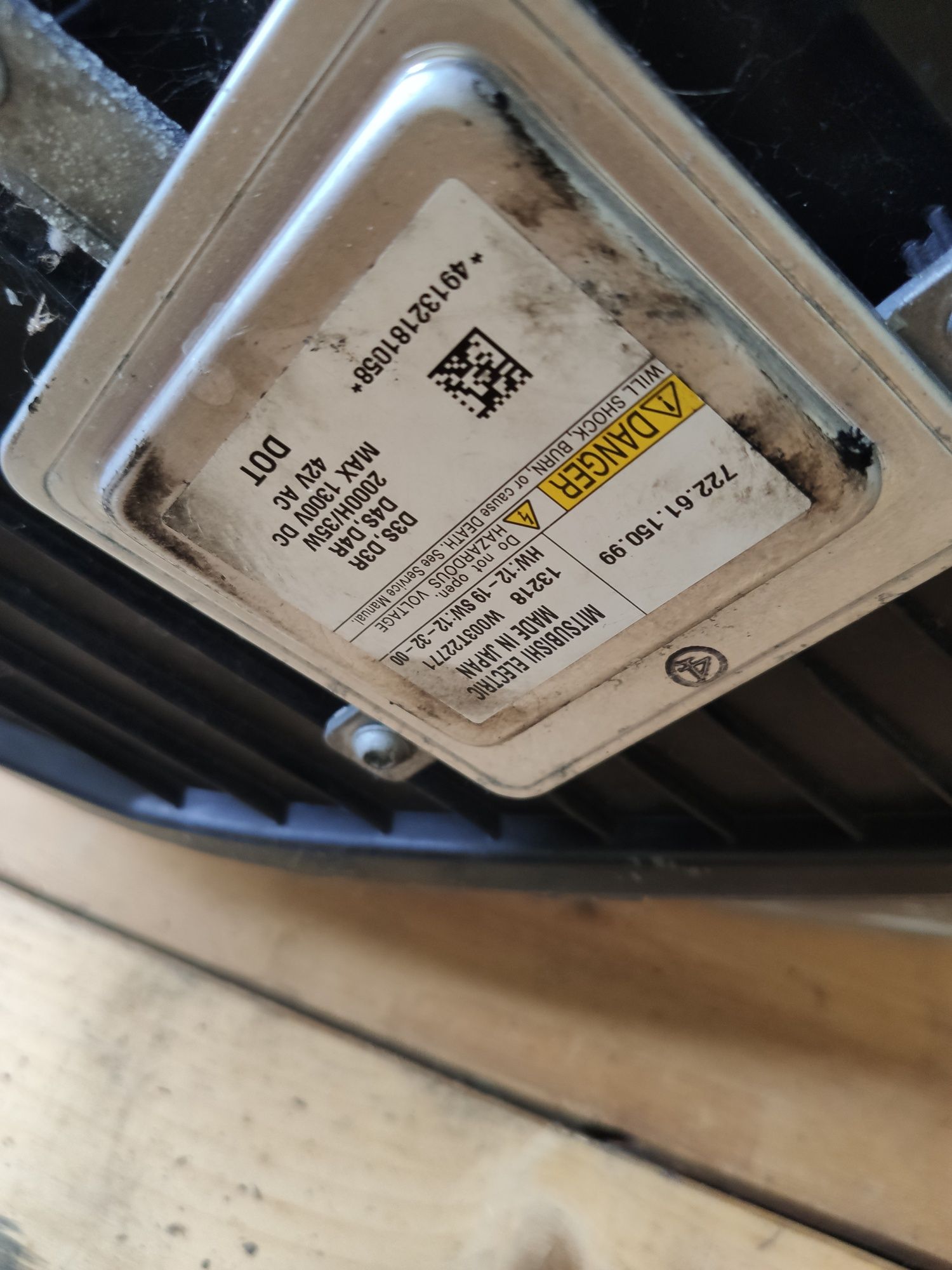 Ótica lado esquerdo  xenon Volvo v40