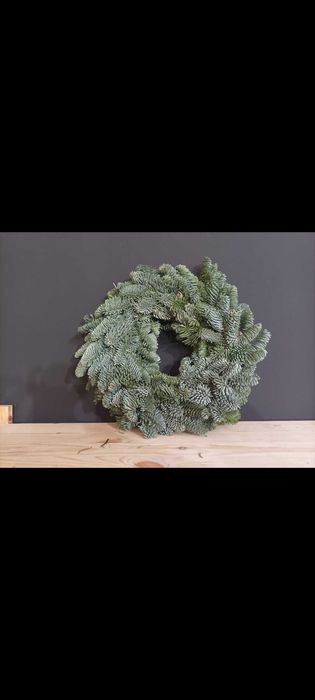 Wianek nobilis 25-30cm