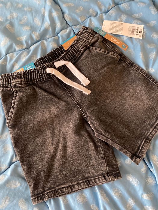 Нові джинсові шорти для хлопчика