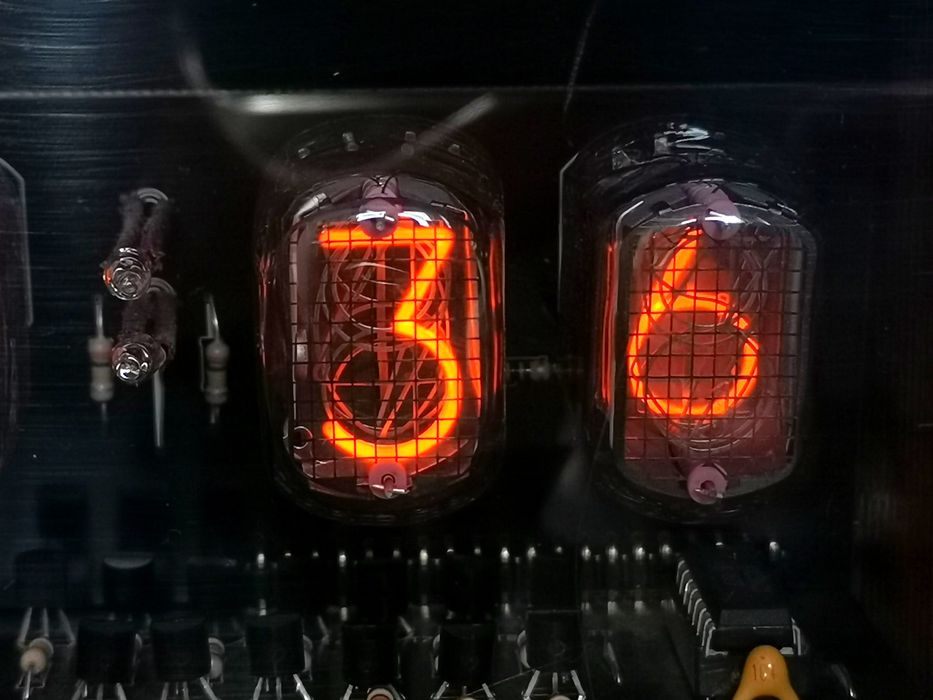 Zegar Lampowy NIXIE 6x IN-12 w Drewnianej Obudowie Loft