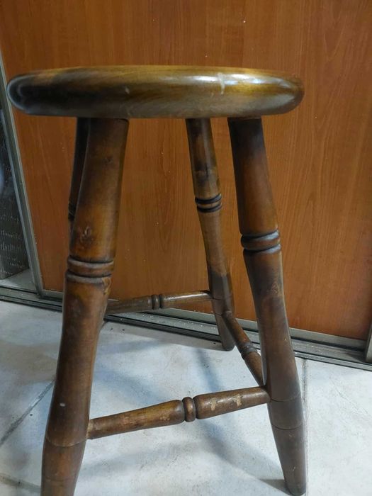 drewniany stołek z lat 70-tych!