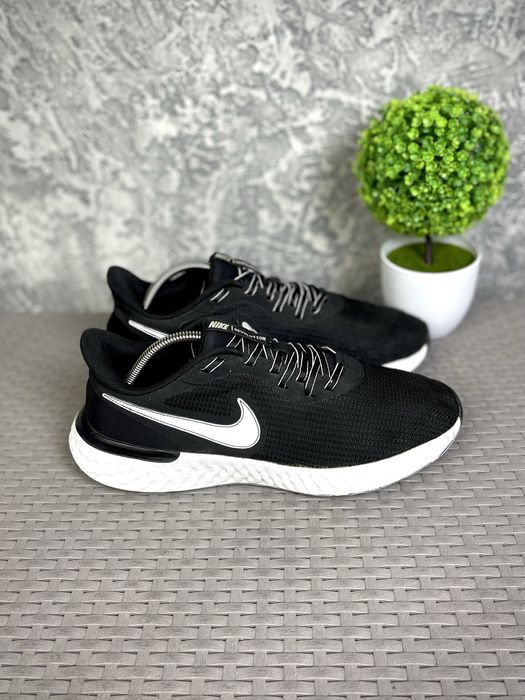 Nike Revolution Running кроссовки 45 размер беговые черные