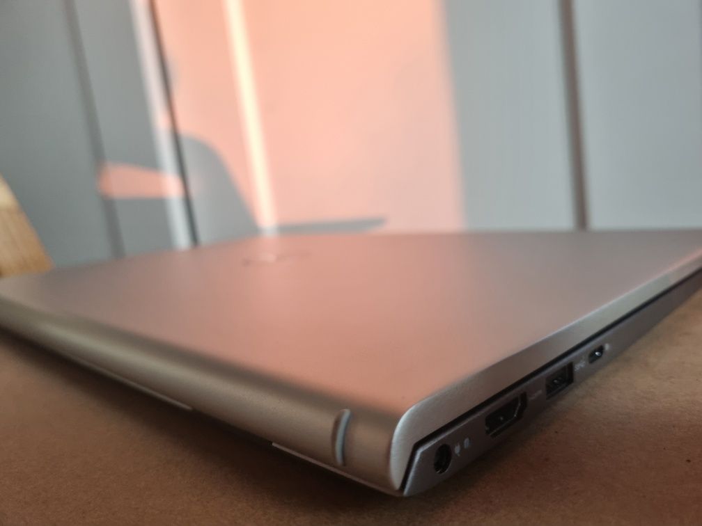 Laptop Dell Inspiron 5515