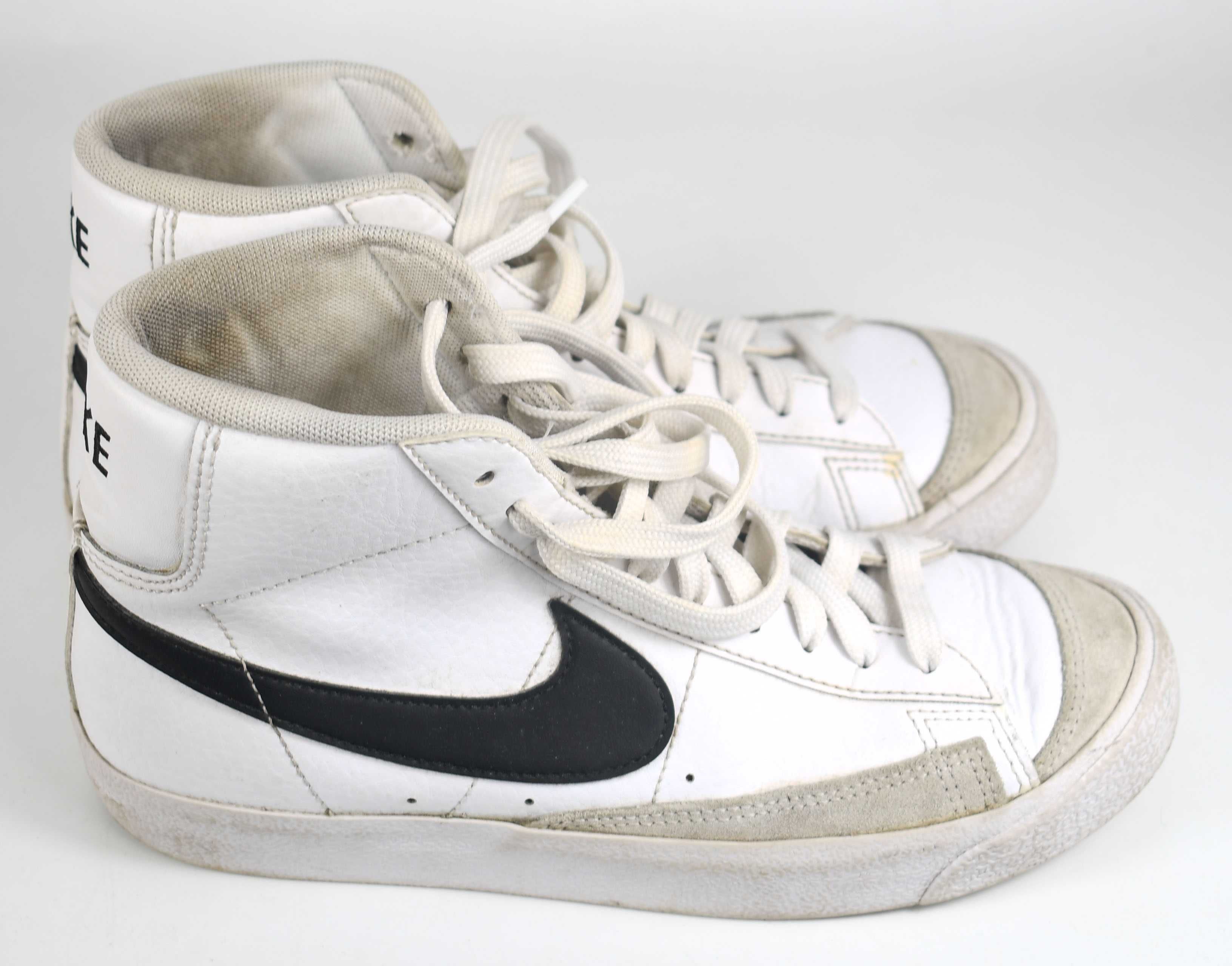 Używane z wadą Buty Nike Blazer Mid '77 (GS) DA4086 roz. 37,5