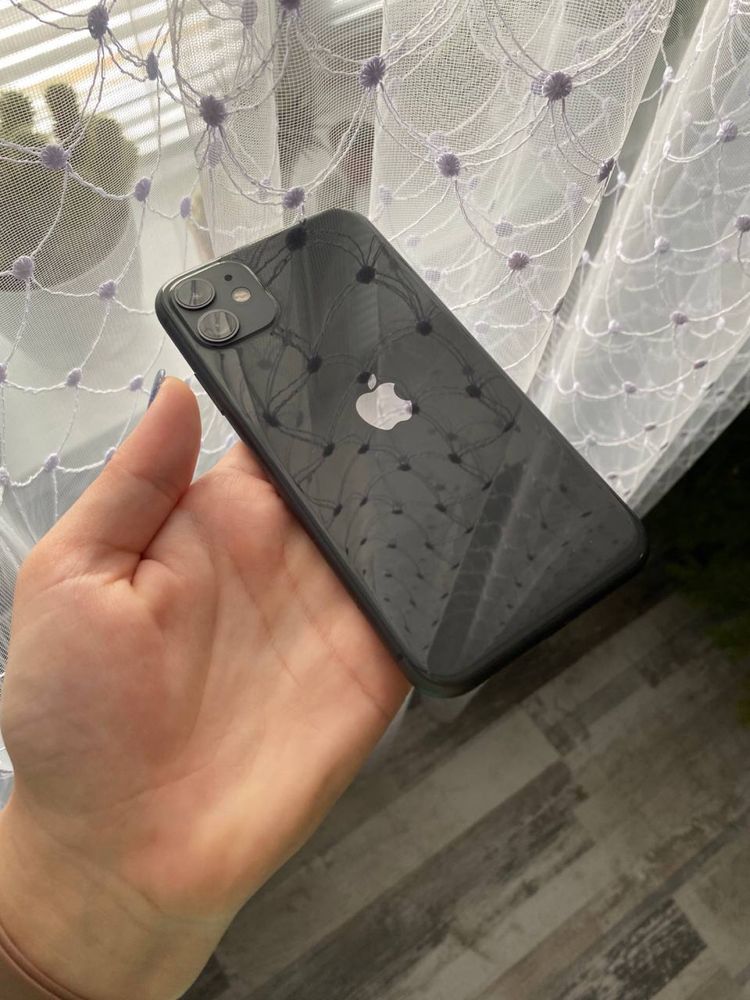 Смартфон Apple iPhone 11 64Gb Black Neverlock