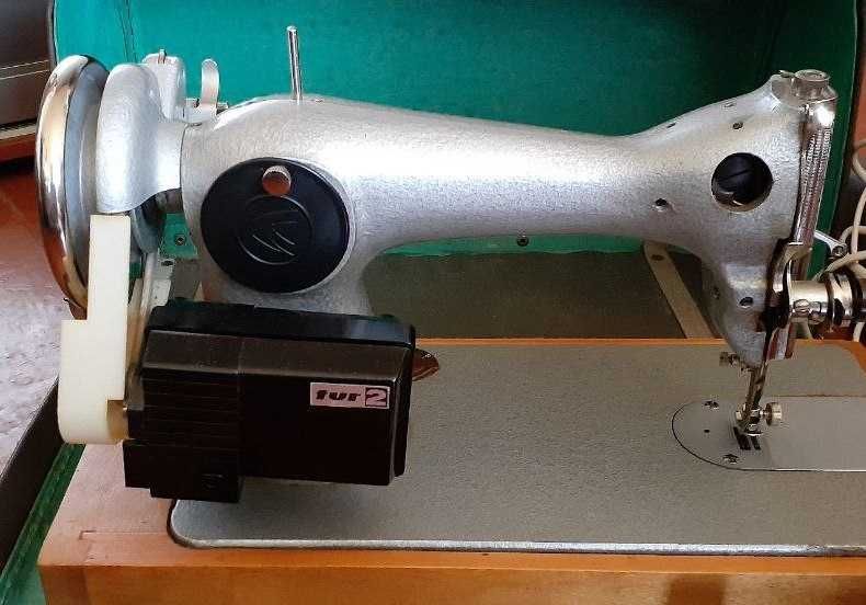 Швейная машинка Подольск  с электроприводом