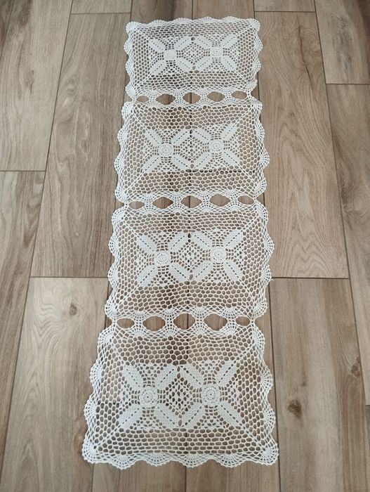 Bieżnik, szydełkowa robota