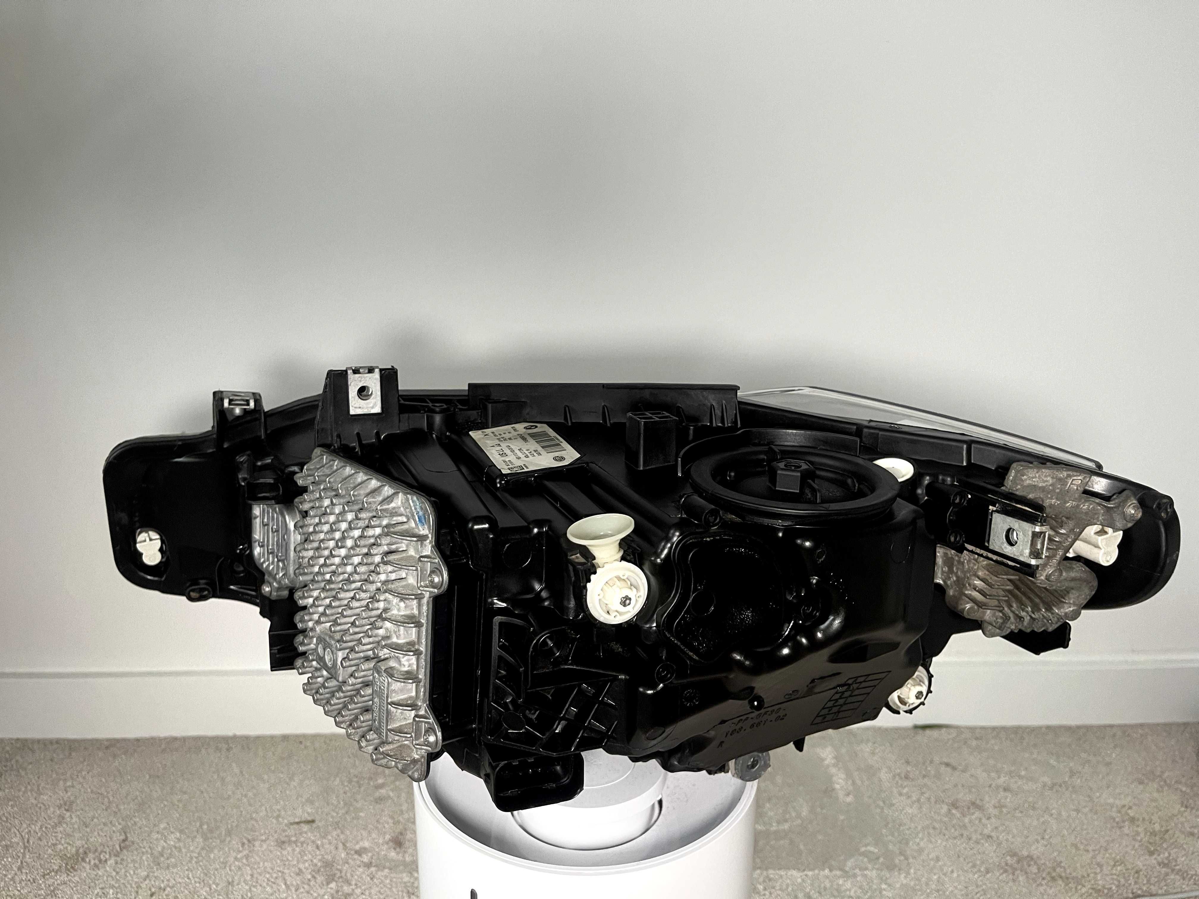 Lampa Prawa Kompletna LED - BMW F30 LIFT USA