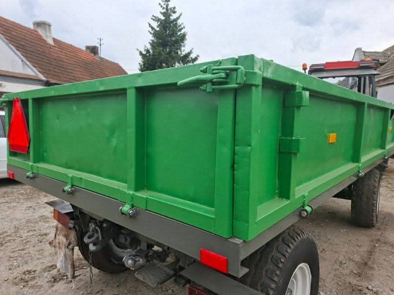 Przyczepa Sanok D-35 zarejestrowana wywrot na 2 strony