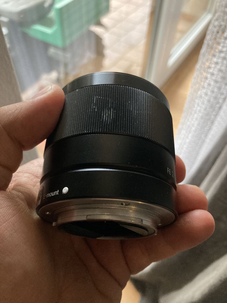 Sony 28mm 2.0 fe | bardzo dobry stan | lekkie ślady użytkowania