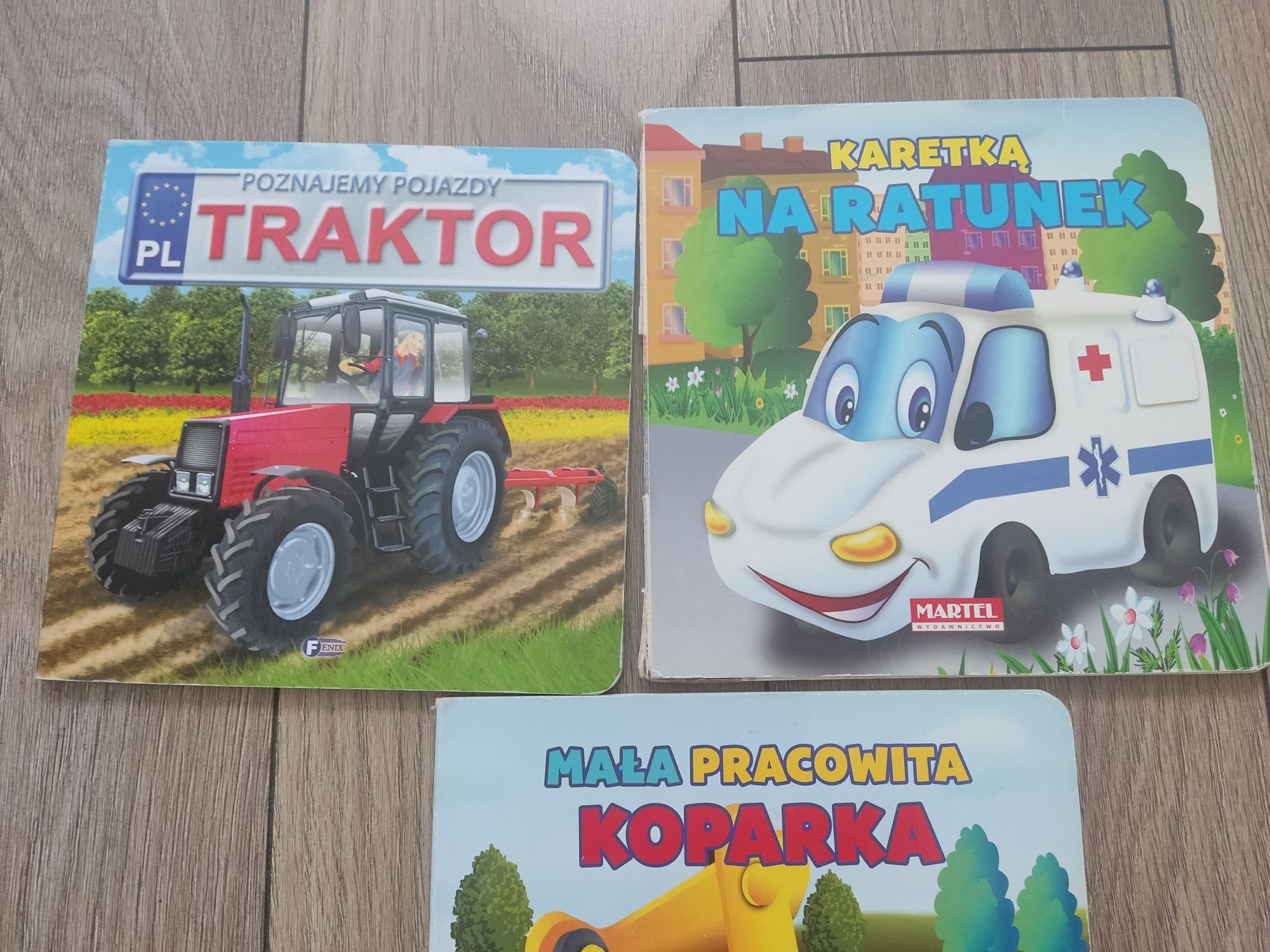 Książeczki, pojazdy, karetka, koparka, traktor