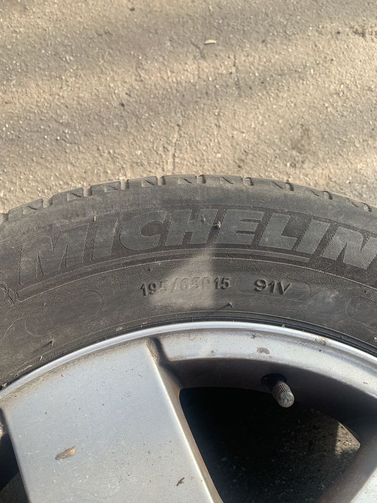 Продам диски с резиной michelin 195/55R15