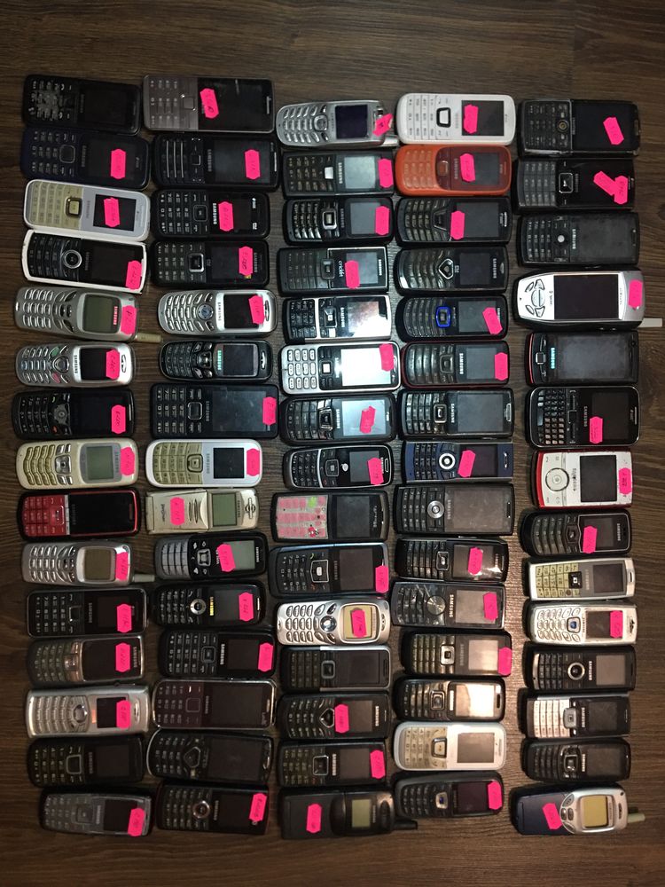 Телефон Samsung (своя коллекция 250 +)