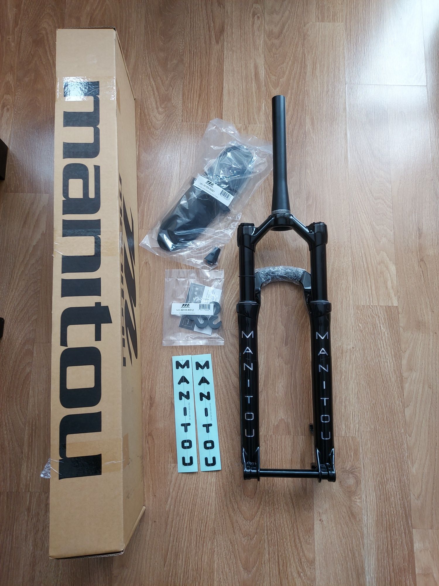 Nowy widelec Manitou R7 Expert, XC cross country - skok 100mm