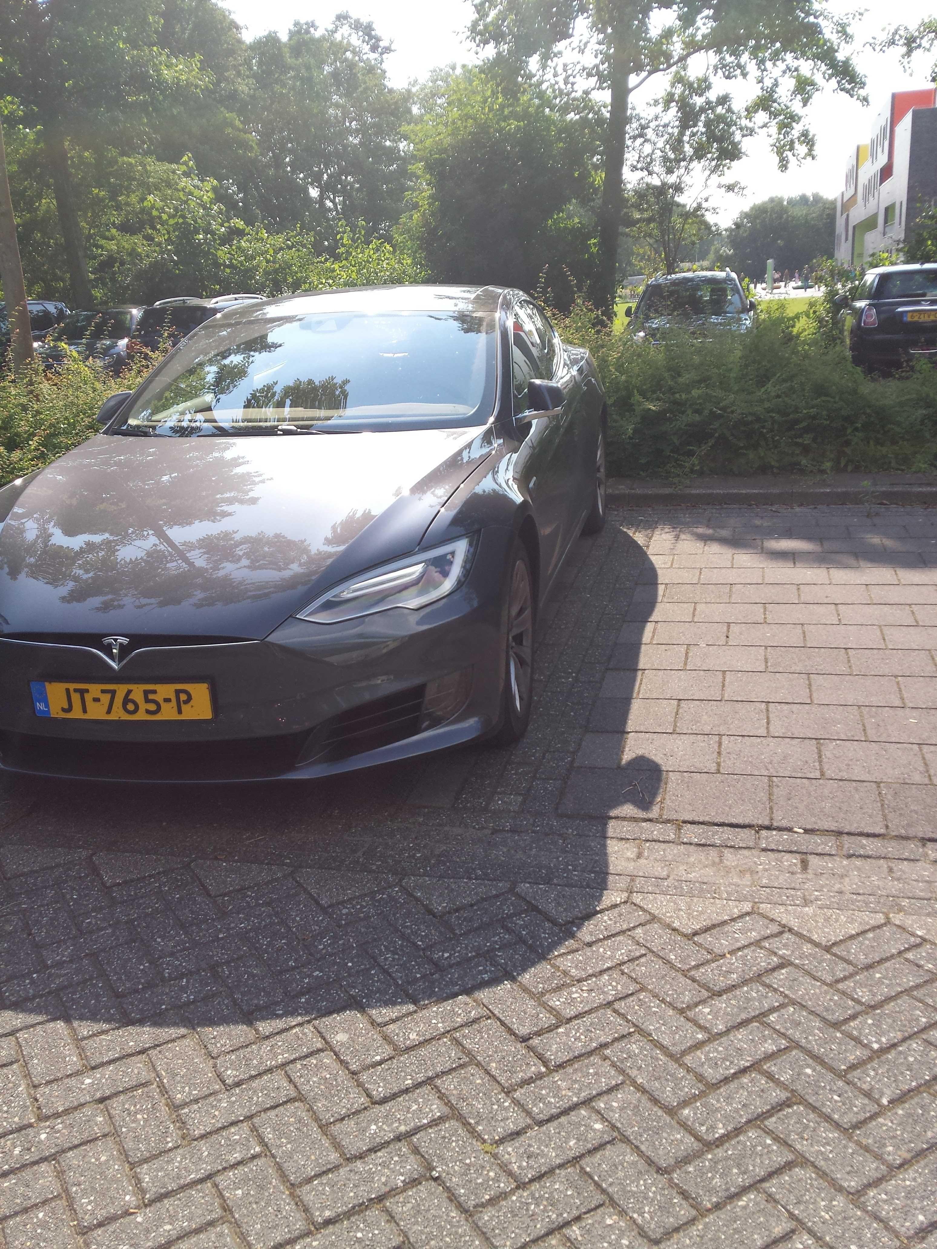 Tesla Model S 75 Free Charging 2016