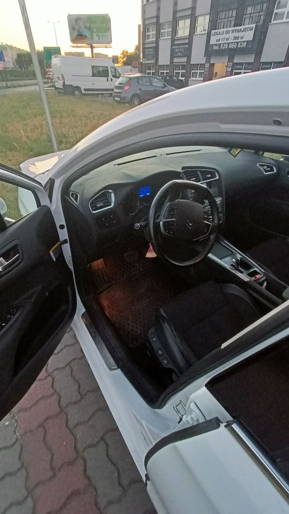 CitroenC4 . 2011 r,półautomat.