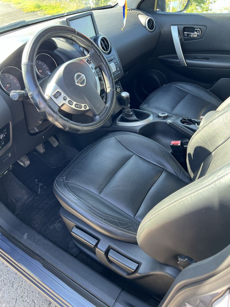 Машина Кросовер Nissan Qashqai +2 2008