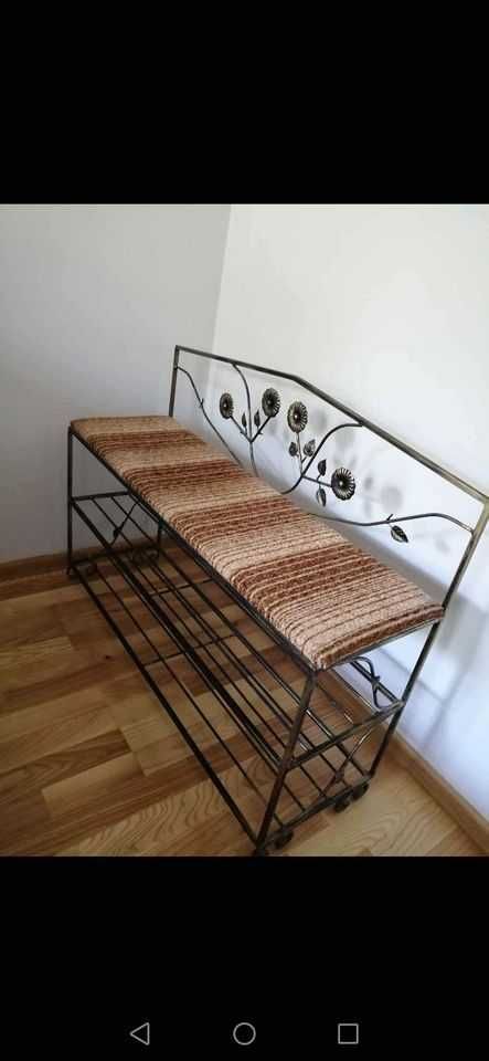 Półka z siedziskiem na buty