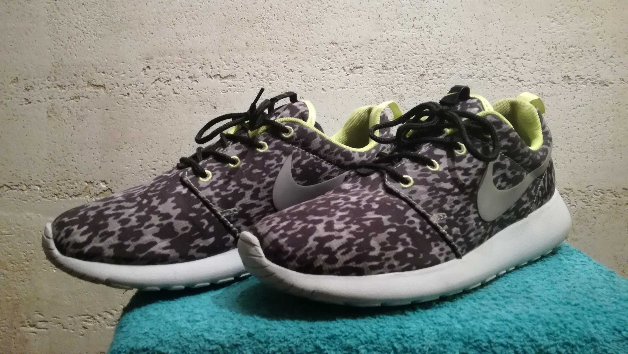 Sneakersy NIKE ROSHE ONE ROSHERUN PRINT r.39 stan bardzo dobry