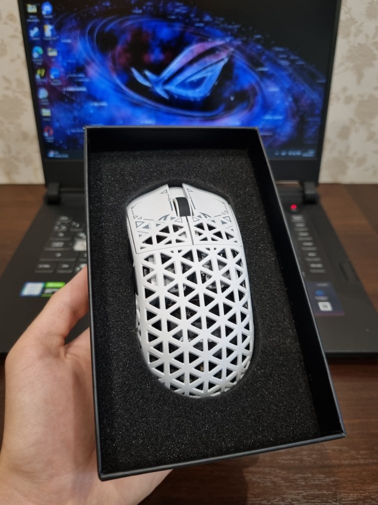 Ігрова бездротова мишка attack shark r5 ultra white, НОВА!