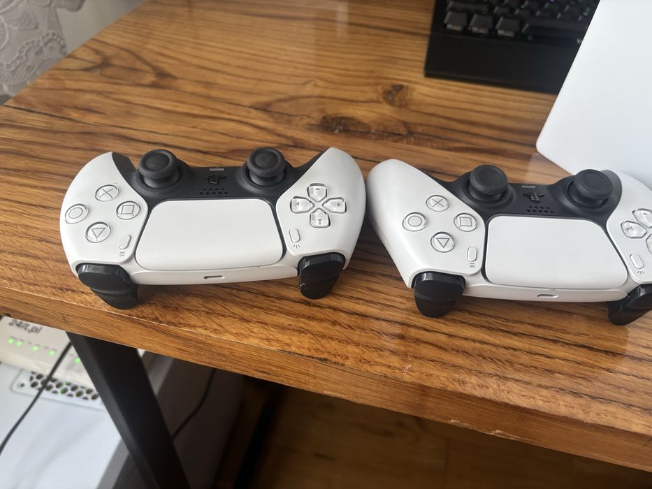 Konsola ps5 + 2 pady
