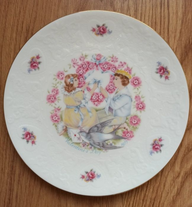 wysokiej jakości talerze kolekcjonerskie Royal Doulton Valentine's Day