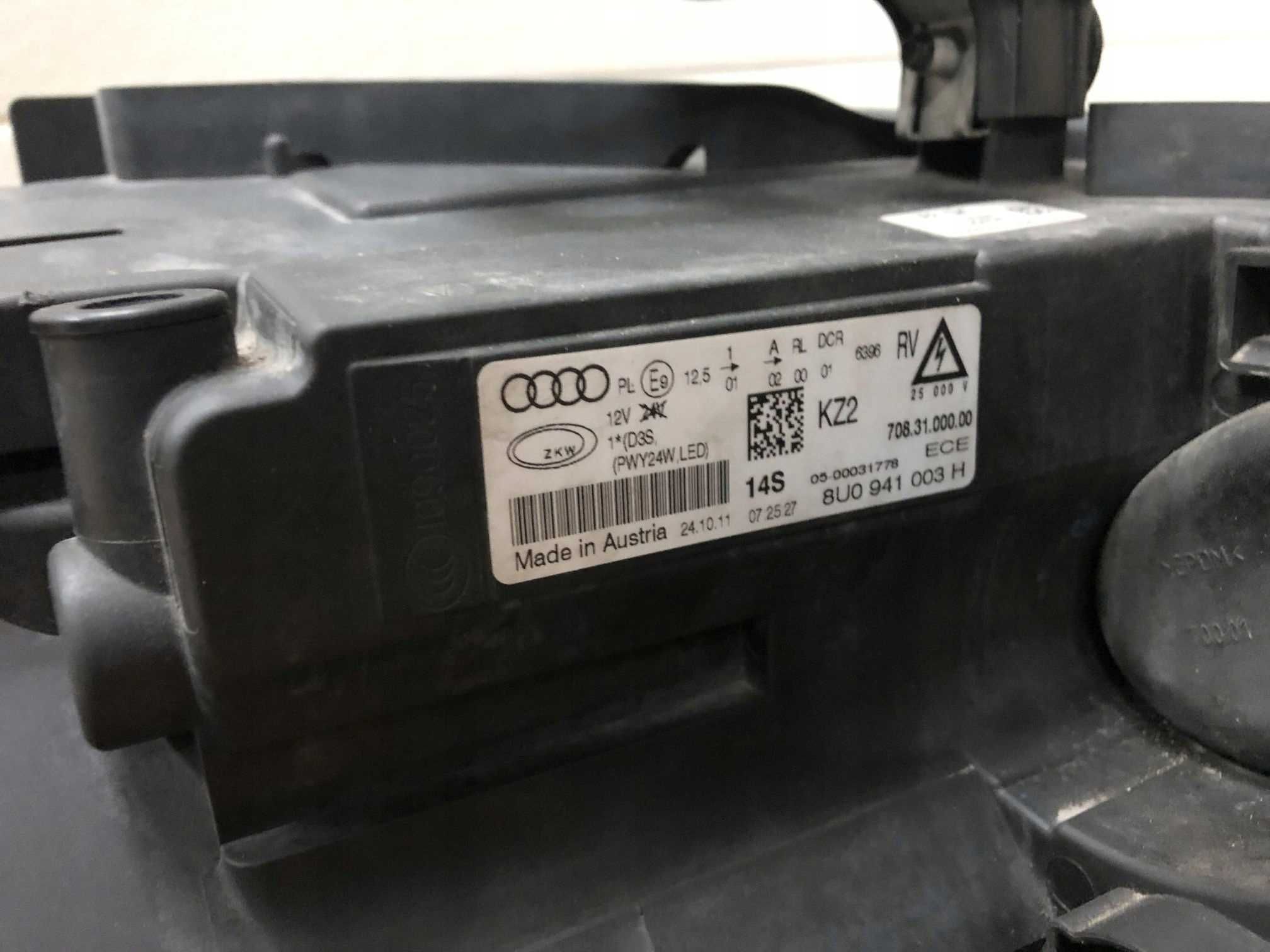 Фари передні AUDI Q3 8U 2011-2015 XENON 8U0941003H 8U0941004H